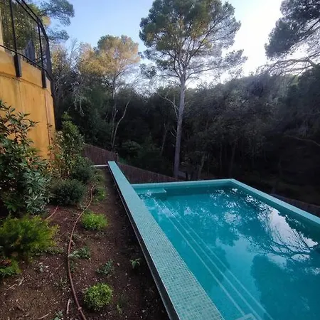 Magnifique Duplex Face A La Foret Бегур